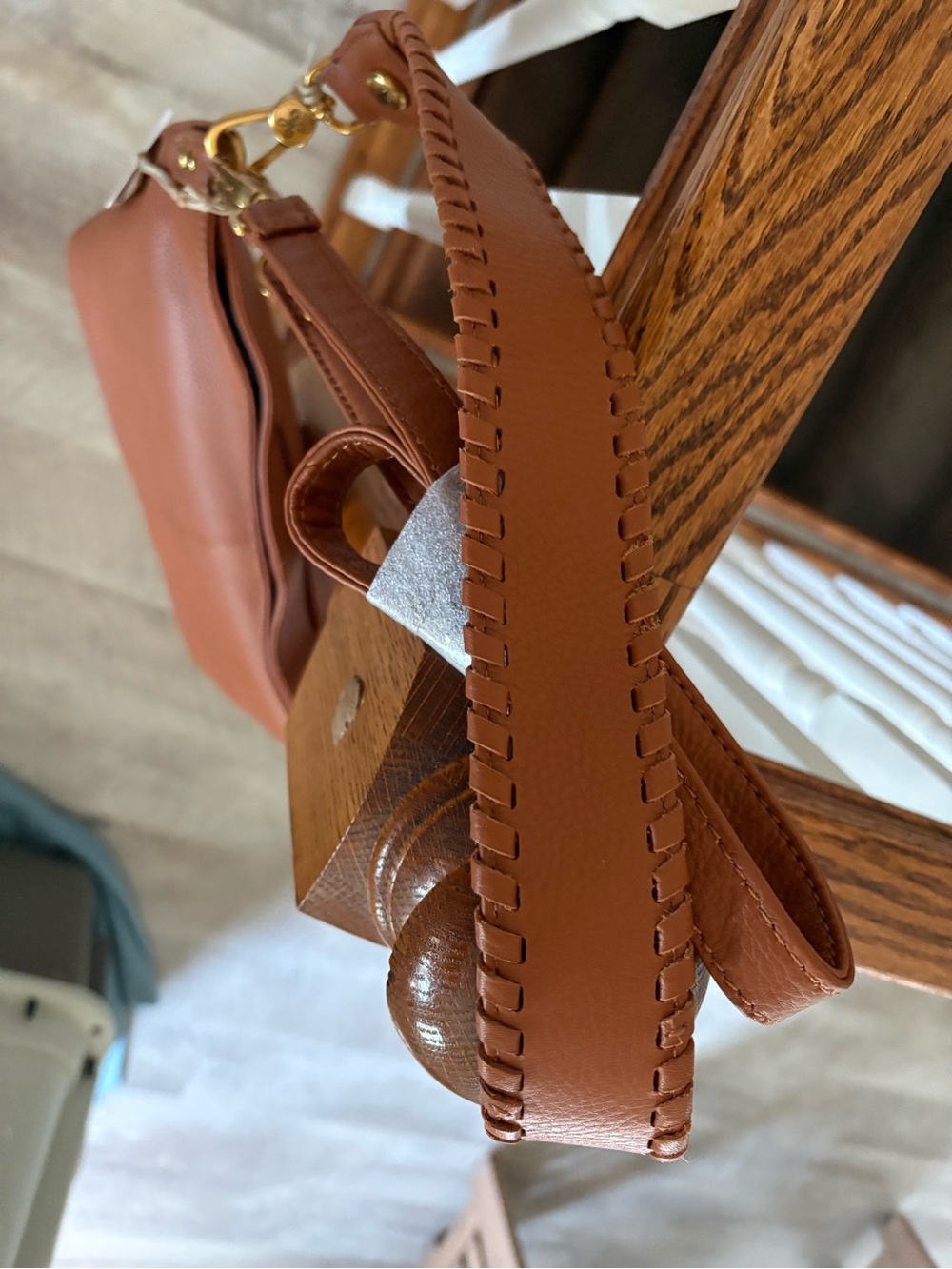 NWT HOBO Pier Shoulder Bag Warm Honey Leather & Whipstitch Guitar Strap $394 - Picture 2 of 10